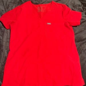 Figs scrub top red size small